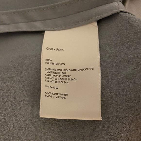 NWT Oak + Fort Satiny Button-Up in Light Blue - Picture 6 of 6